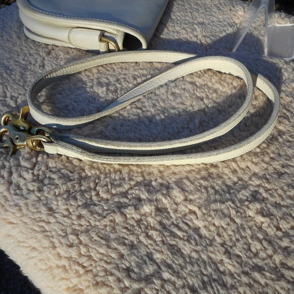 Sold** Vintage Coach NYC  Pocket Purse 9755 , in Bone - Picture 10 of 12